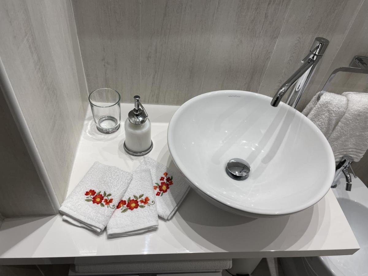 Mikka Studios: Luxury Apartment Bari Eksteriør bilde